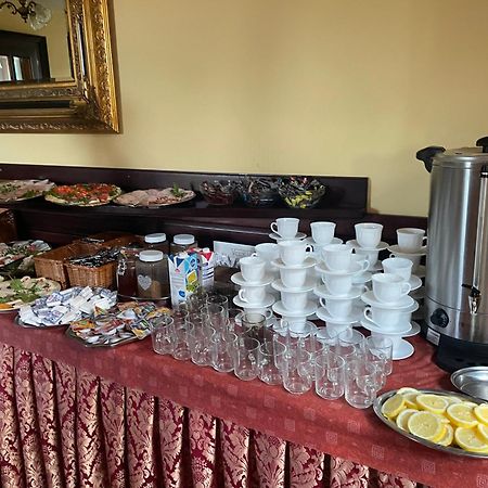 Avista Mielno Hotell Unieście Exteriör bild