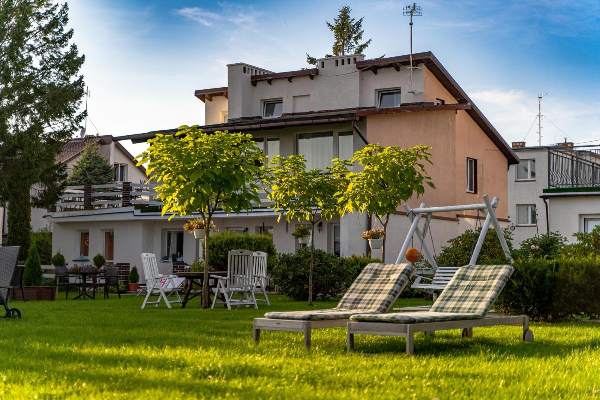 Avista Mielno Hotell Unieście Exteriör bild