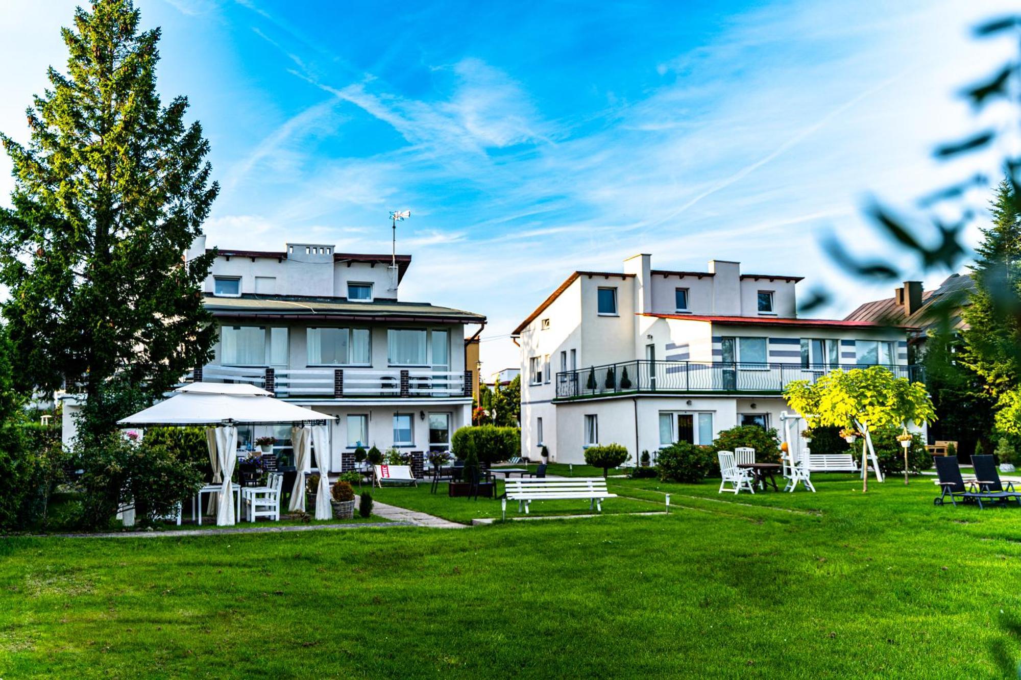 Avista Mielno Hotell Unieście Exteriör bild