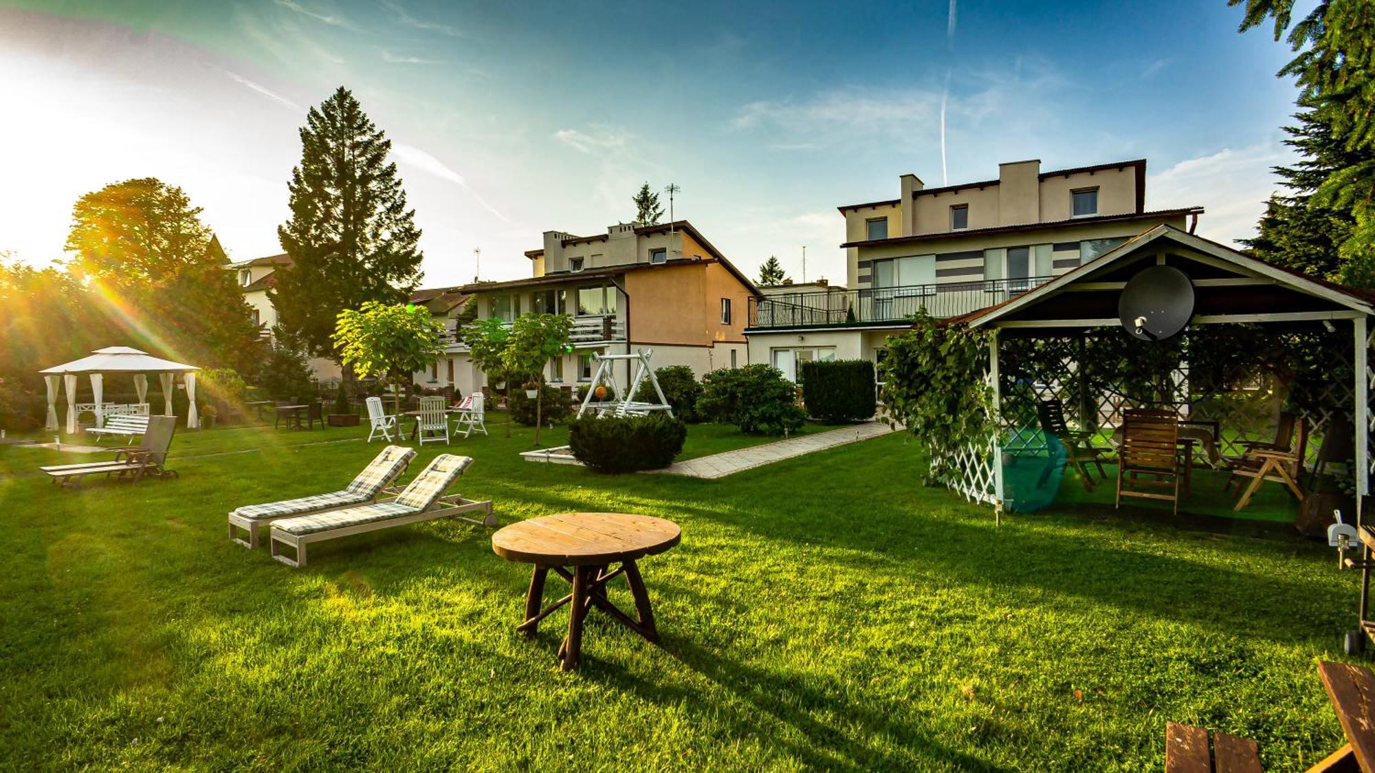 Avista Mielno Hotell Unieście Exteriör bild
