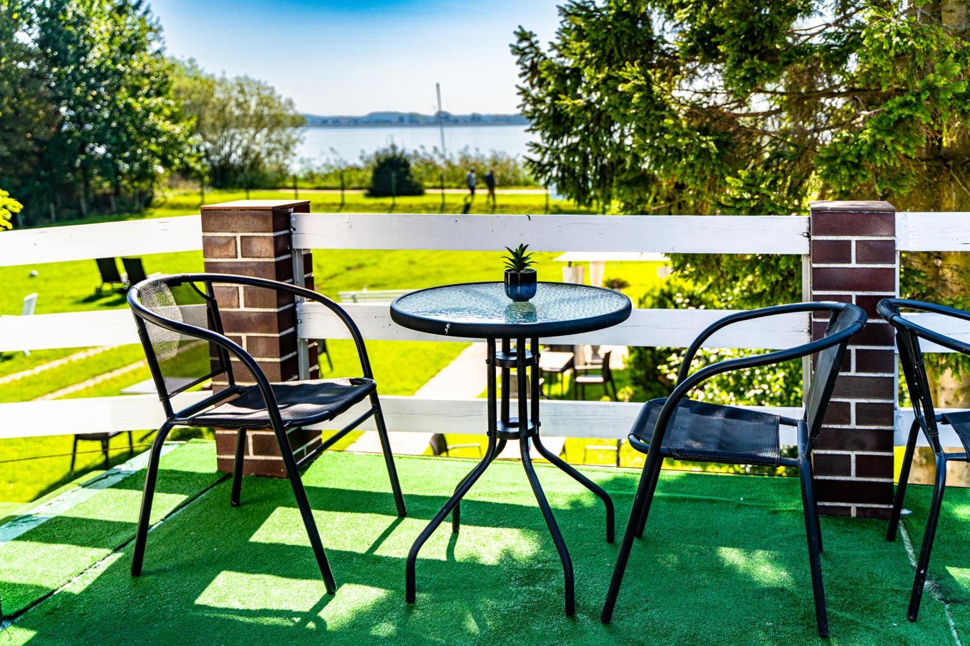 Avista Mielno Hotell Unieście Exteriör bild
